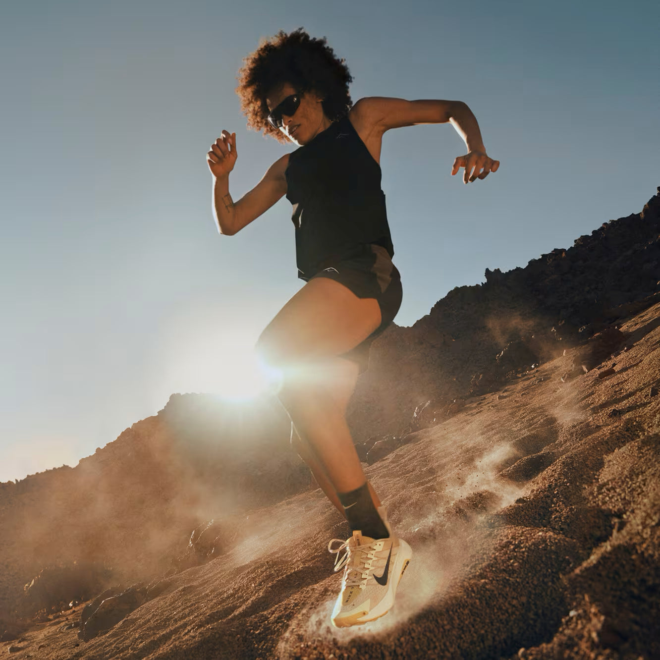 2Legare Short Logo Embroidery Zwart / Neon Roze